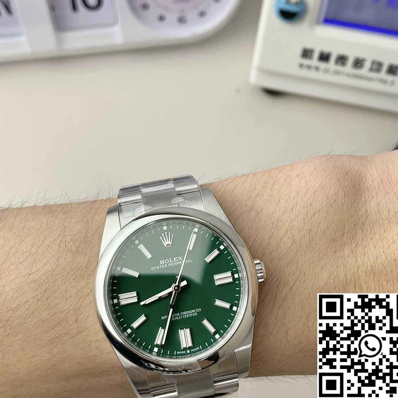 Perpetual Factory Dial Clean M124300-0005 Green Rolex 41MM Oyster 1113